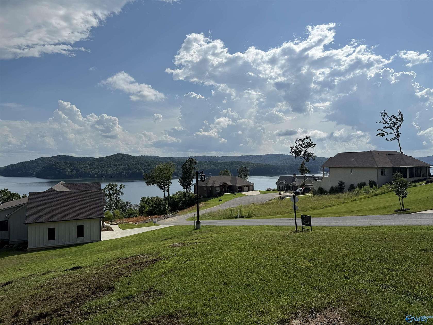 0.85 Acres of Land for Sale in Guntersville, Alabama