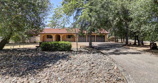 2 Acres of Residential Land with Home for Sale in Redding, California