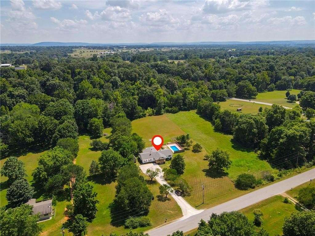 4.77 Acres of Residential Land with Home for Sale in Fayetteville, Arkansas