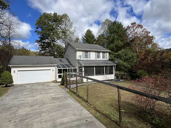 1.55 Acres of Residential Land with Home for Sale in Caldwell, West Virginia