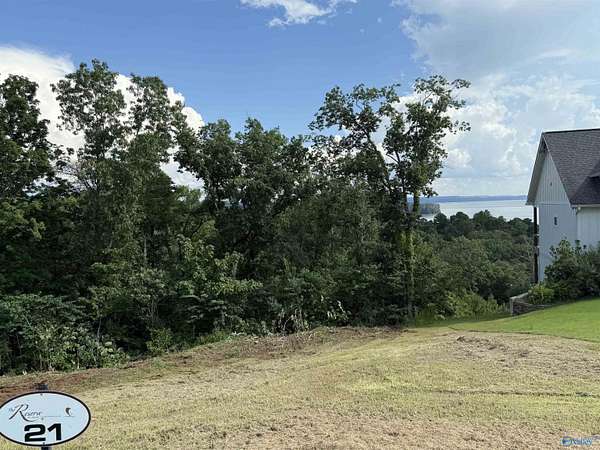 0.71 Acres of Land for Sale in Guntersville, Alabama