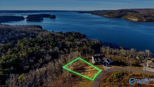 0.71 Acres of Land for Sale in Guntersville, Alabama