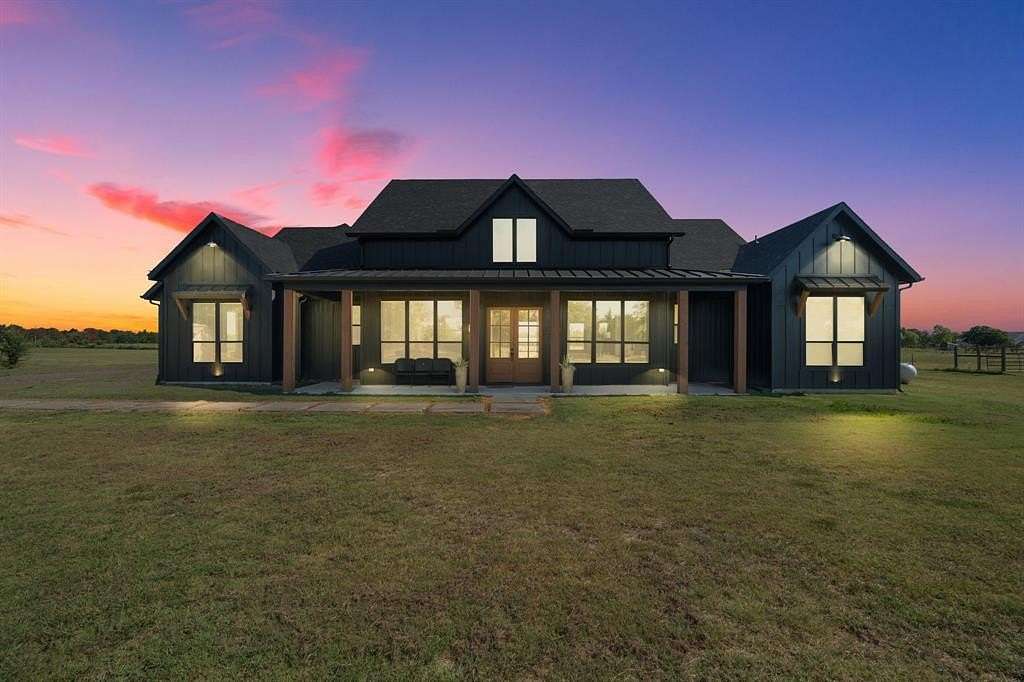 3 Acres of Residential Land with Home for Sale in Caddo Mills, Texas