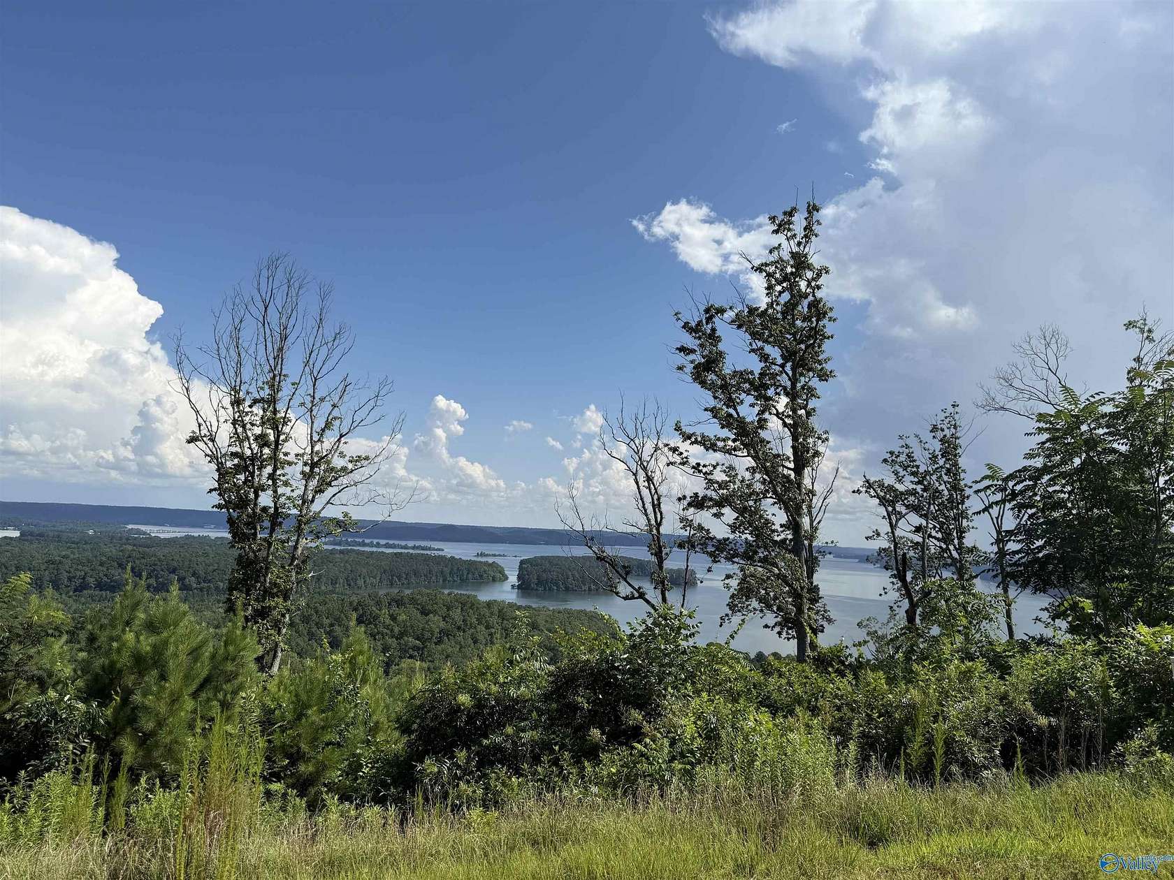 0.71 Acres of Land for Sale in Guntersville, Alabama
