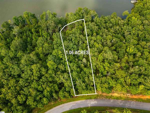 1 Acre of Residential Land for Sale in Hodges, South Carolina