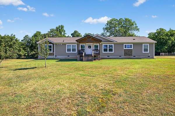 4.69 Acres of Residential Land with Home for Sale in Jefferson, Georgia