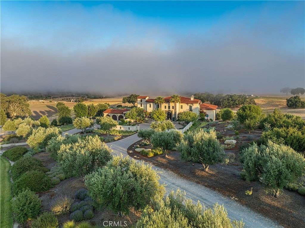 108 Acres of Agricultural Land with Home for Sale in Templeton, California
