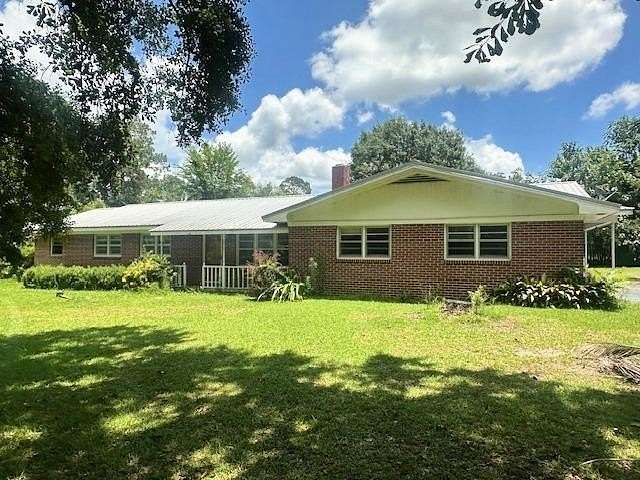5 Acres of Land with Home for Sale in Fitzgerald, Georgia