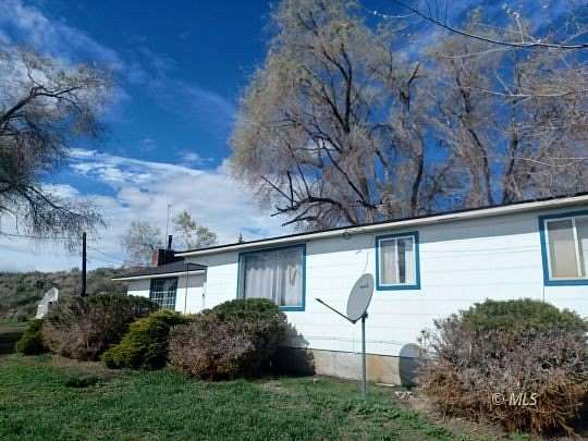 6.4 Acres of Land with Home for Sale in Tulelake, California