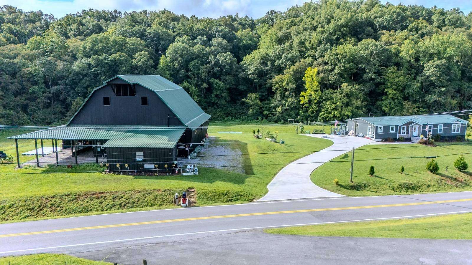 19.2 Acres of Land with Home for Sale in Sevierville, Tennessee