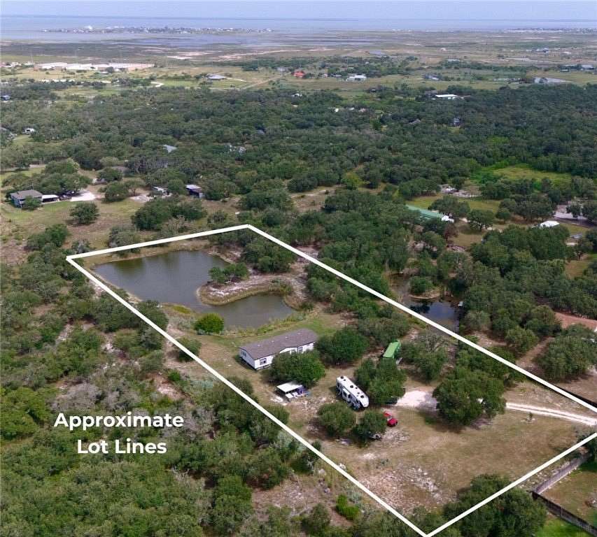 4 Acres of Improved Mixed-Use Land for Sale in Rockport, Texas