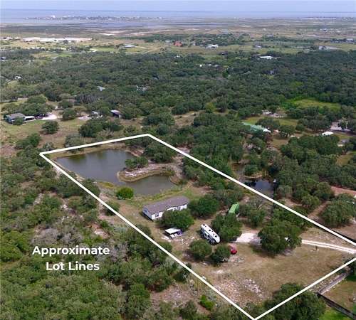 4 Acres of Improved Mixed-Use Land for Sale in Rockport, Texas