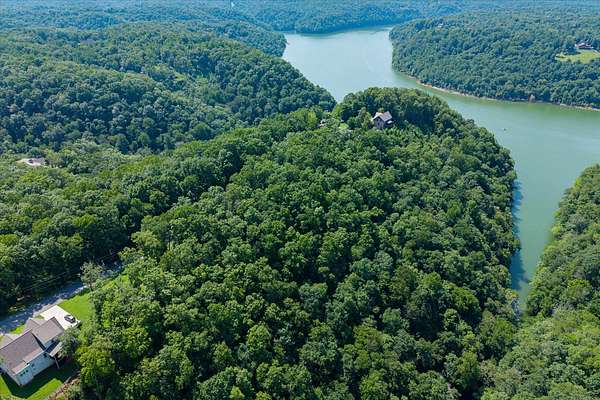 2 Acres of Residential Land for Sale in Sparta, Tennessee