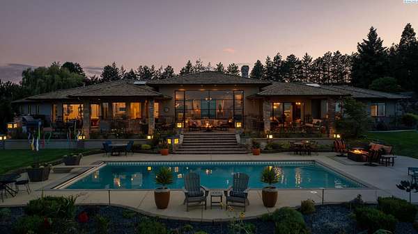 5.63 Acres of Residential Land with Home for Sale in Richland, Washington