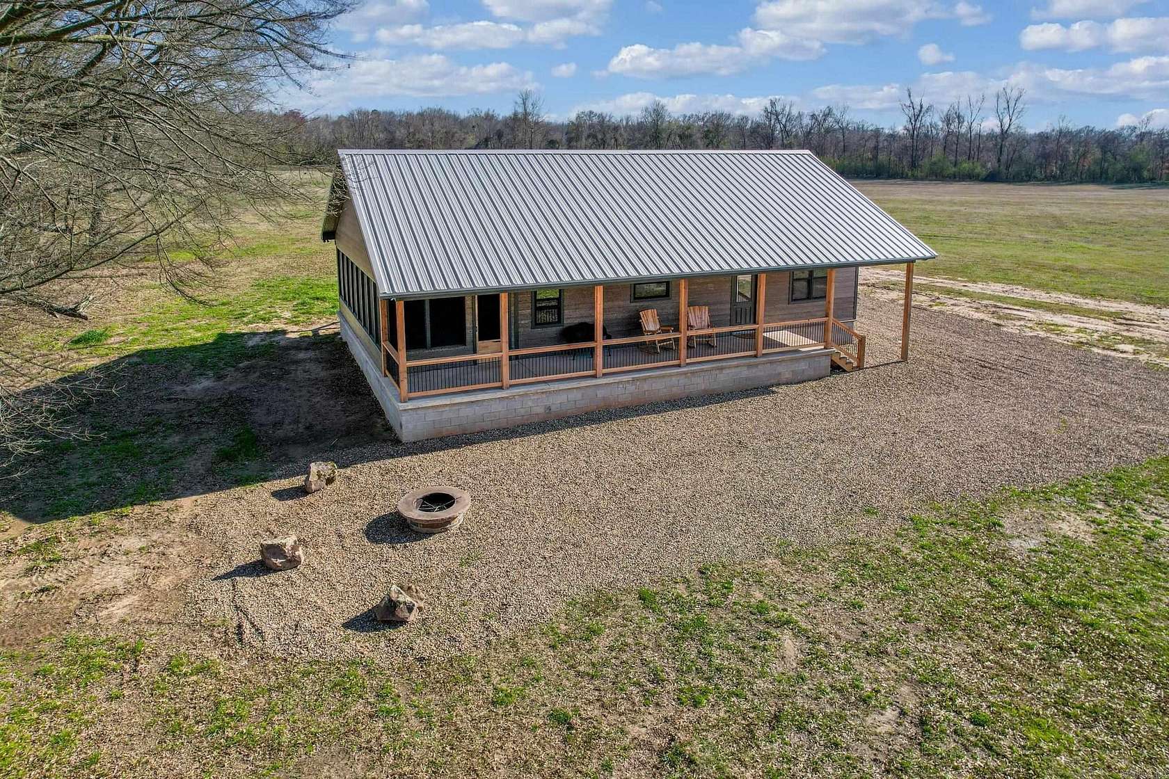 3.69 Acres of Residential Land with Home for Sale in De Queen, Arkansas