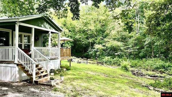 7.19 Acres of Residential Land with Home for Sale in Yellville, Arkansas