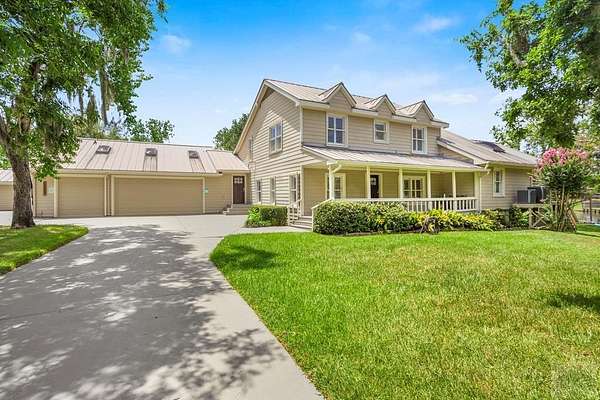 3 Acres of Residential Land with Home for Sale in Dickinson, Texas