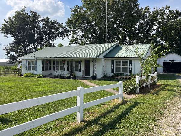 3 Acres of Improved Mixed-Use Land for Sale in Mountain Grove, Missouri