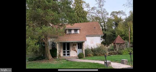 12.9 Acres of Land with Home for Lease in Dresher, Pennsylvania