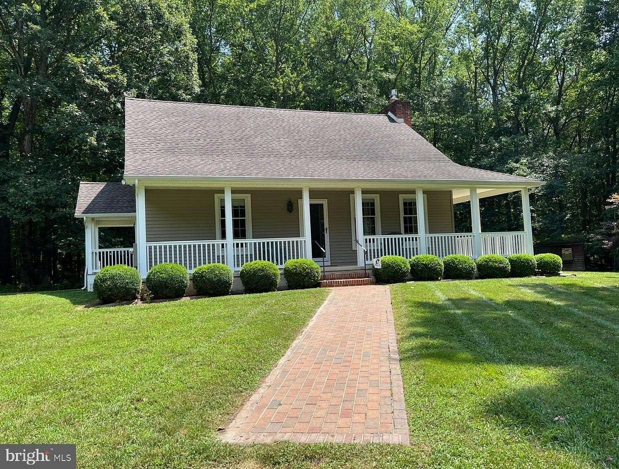 13.8 Acres of Land with Home for Sale in Pennsville, New Jersey