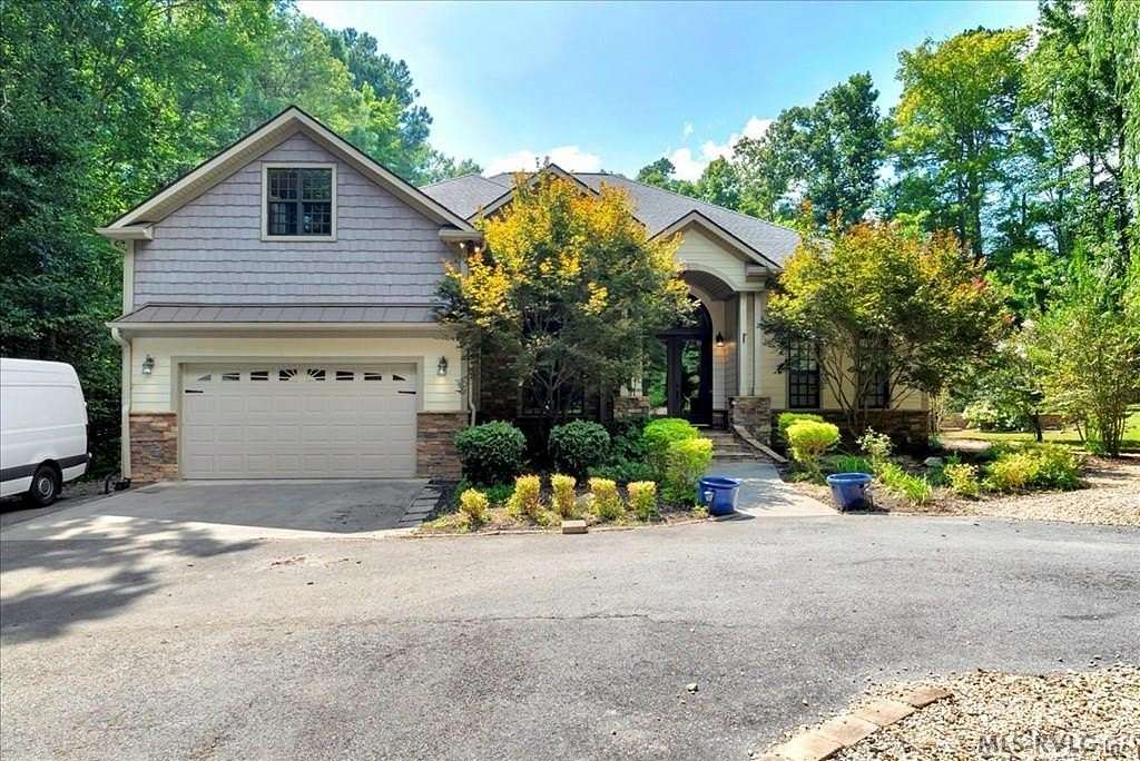 2 Acres of Residential Land with Home for Sale in Bracey, Virginia