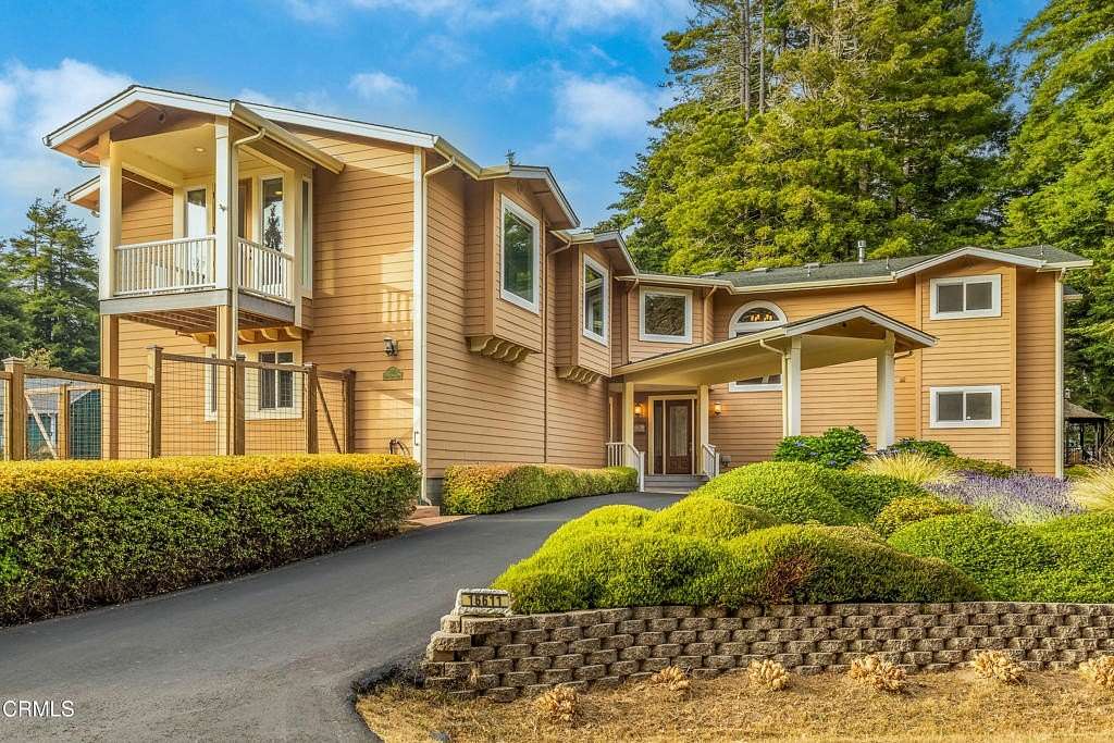 2.2 Acres of Residential Land with Home for Sale in Fort Bragg, California