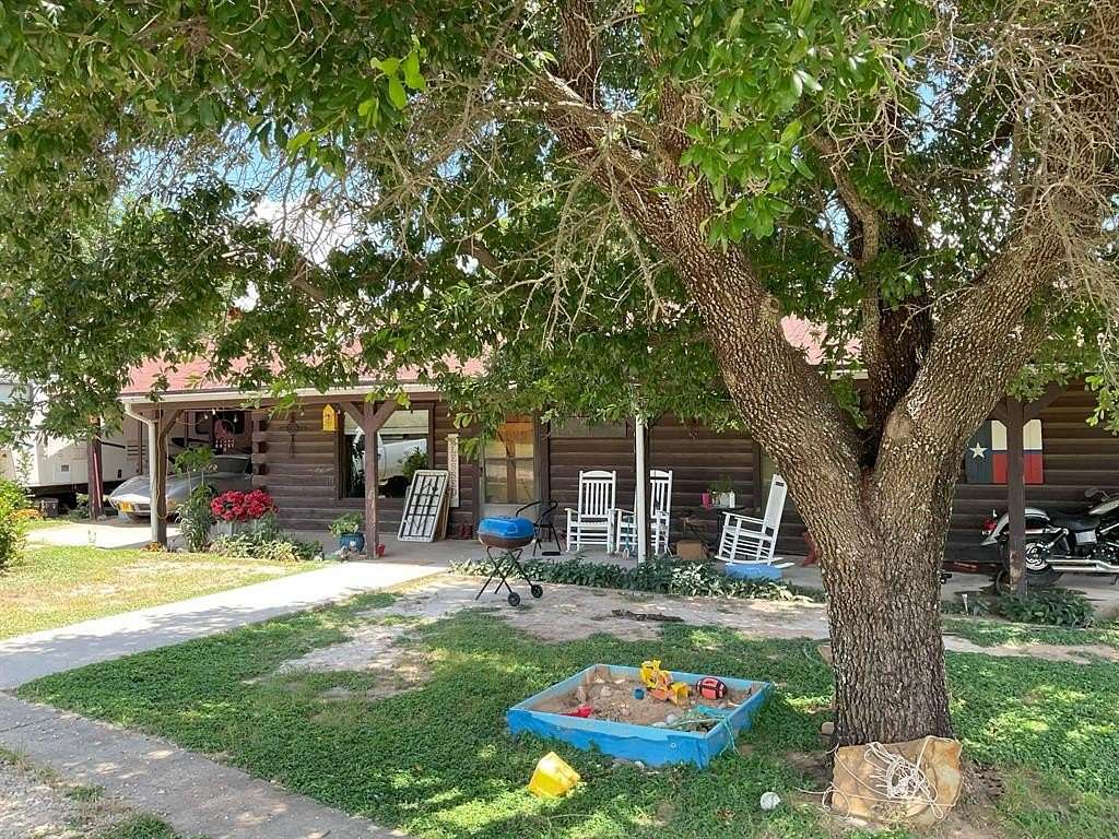 19.7 Acres of Land with Home for Sale in Granbury, Texas