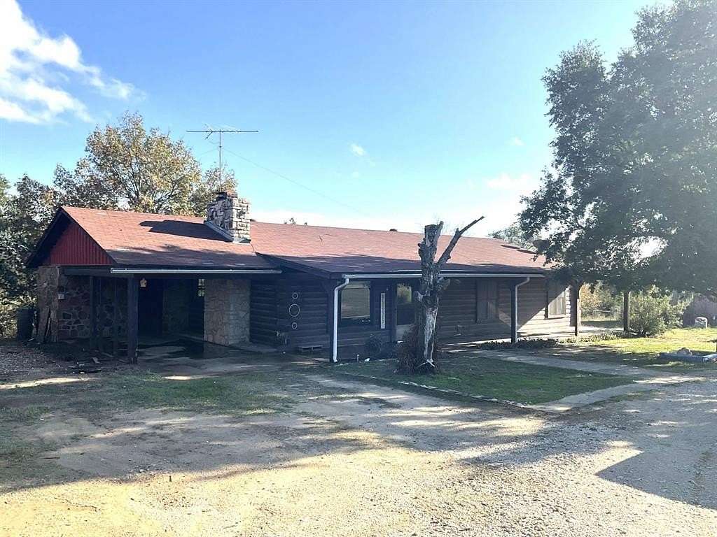 19.7 Acres of Land with Home for Sale in Granbury, Texas