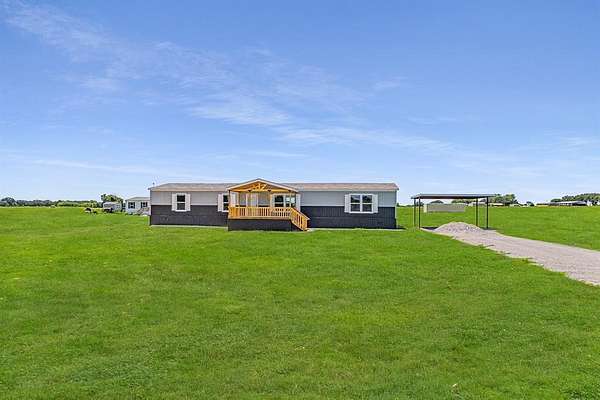 2.45 Acres of Residential Land with Home for Sale in Sunset, Texas