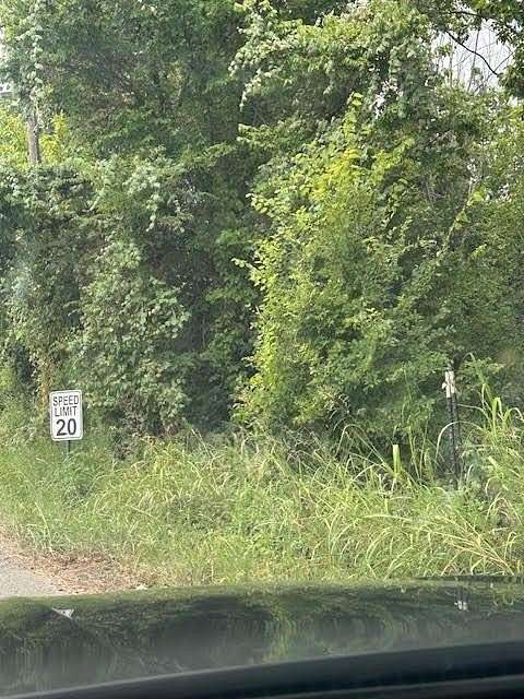 3.28 Acres of Mixed-Use Land for Sale in Fairfield, Texas