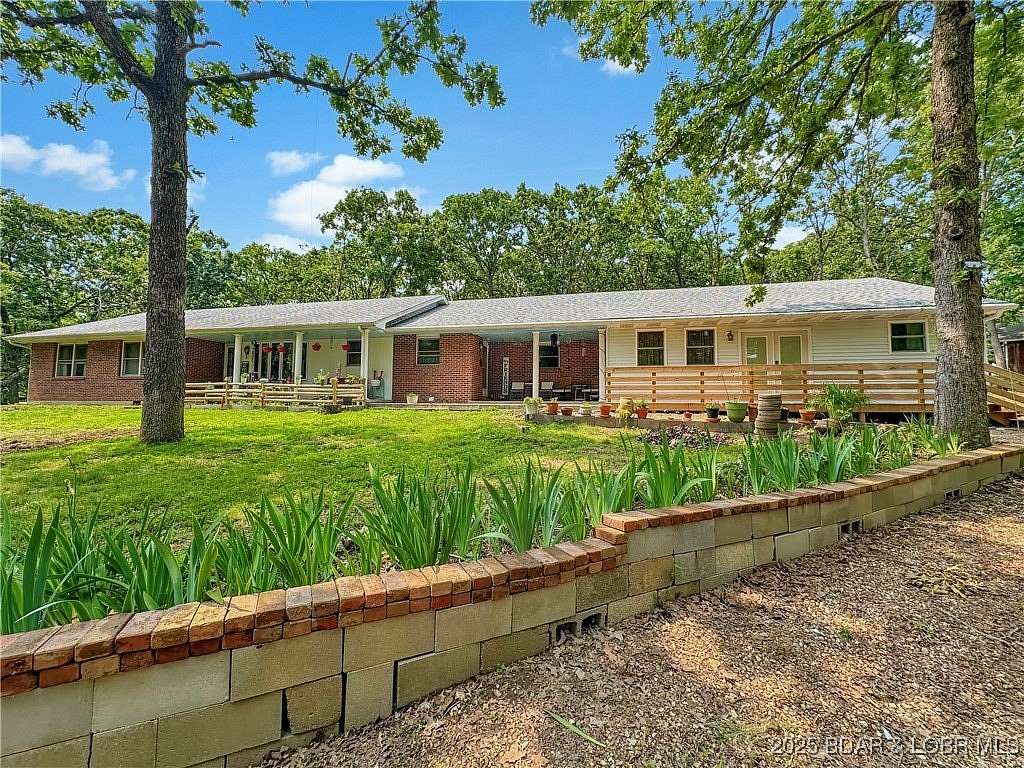 23 Acres of Land with Home for Sale in Warsaw, Missouri