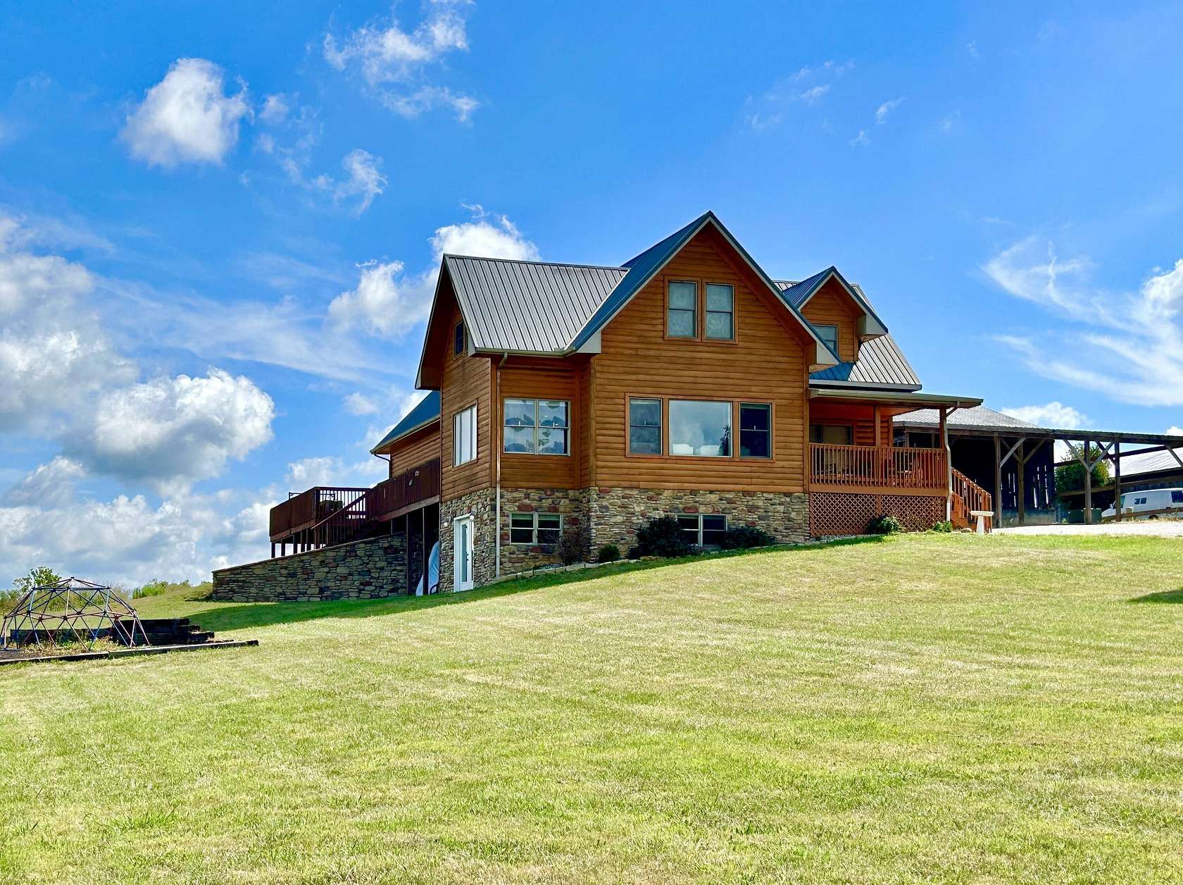 4.8 Acres of Residential Land with Home for Sale in Eubank, Kentucky