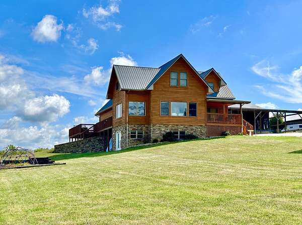 4.8 Acres of Residential Land with Home for Sale in Eubank, Kentucky