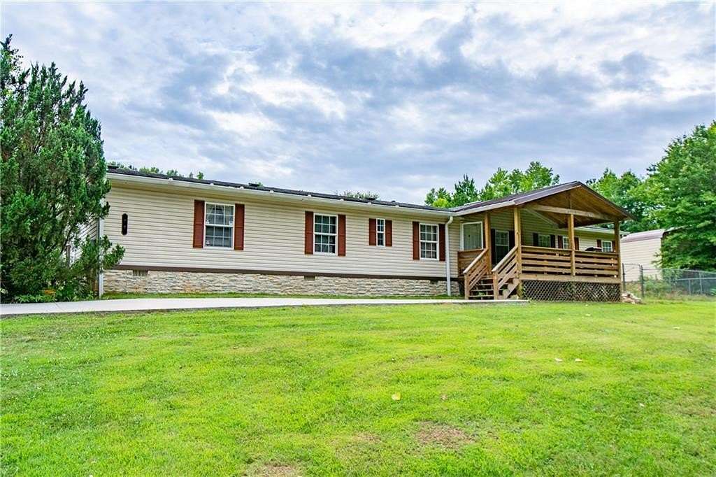 1.5 Acres of Improved Mixed-Use Land for Sale in Jefferson, Georgia