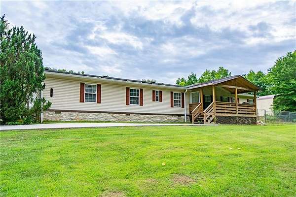 1.5 Acres of Improved Mixed-Use Land for Sale in Jefferson, Georgia