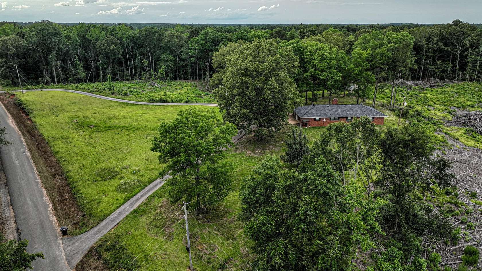 17 Acres of Recreational Land with Home for Sale in Hamilton, Mississippi