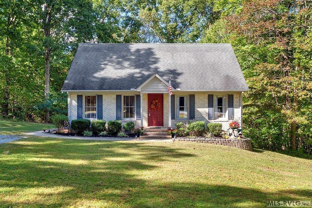 3.7 Acres of Residential Land with Home for Sale in Brodnax, Virginia