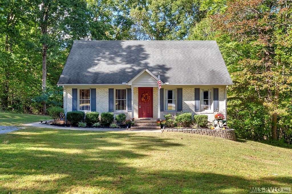 3.7 Acres of Residential Land with Home for Sale in Brodnax, Virginia