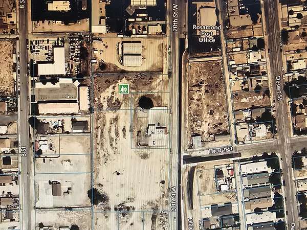 1 Acre of Mixed-Use Land for Sale in Rosamond, California