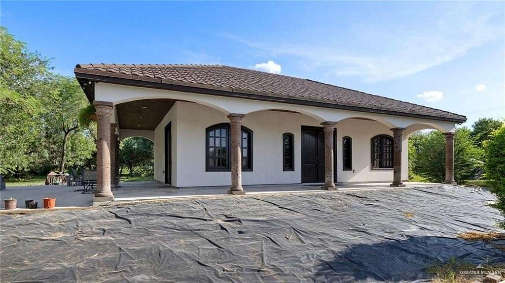 9.11 Acres of Residential Land with Home for Sale in Harlingen, Texas