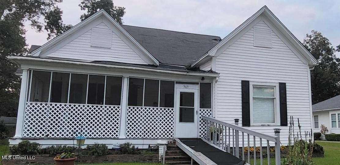 3 Acres of Land with Home for Sale in Belzoni, Mississippi