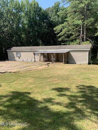 1.5 Acres of Residential Land with Home for Sale in Como, Mississippi