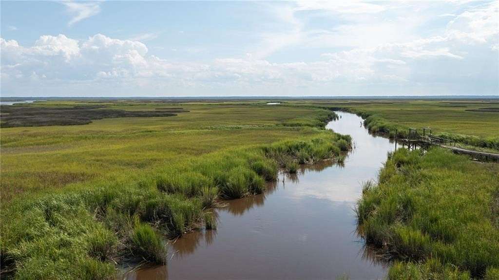 8.64 Acres of Residential Land with Home for Sale in Waverly, Georgia