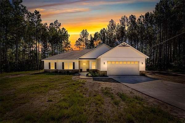 2 Acres of Residential Land with Home for Sale in Jesup, Georgia