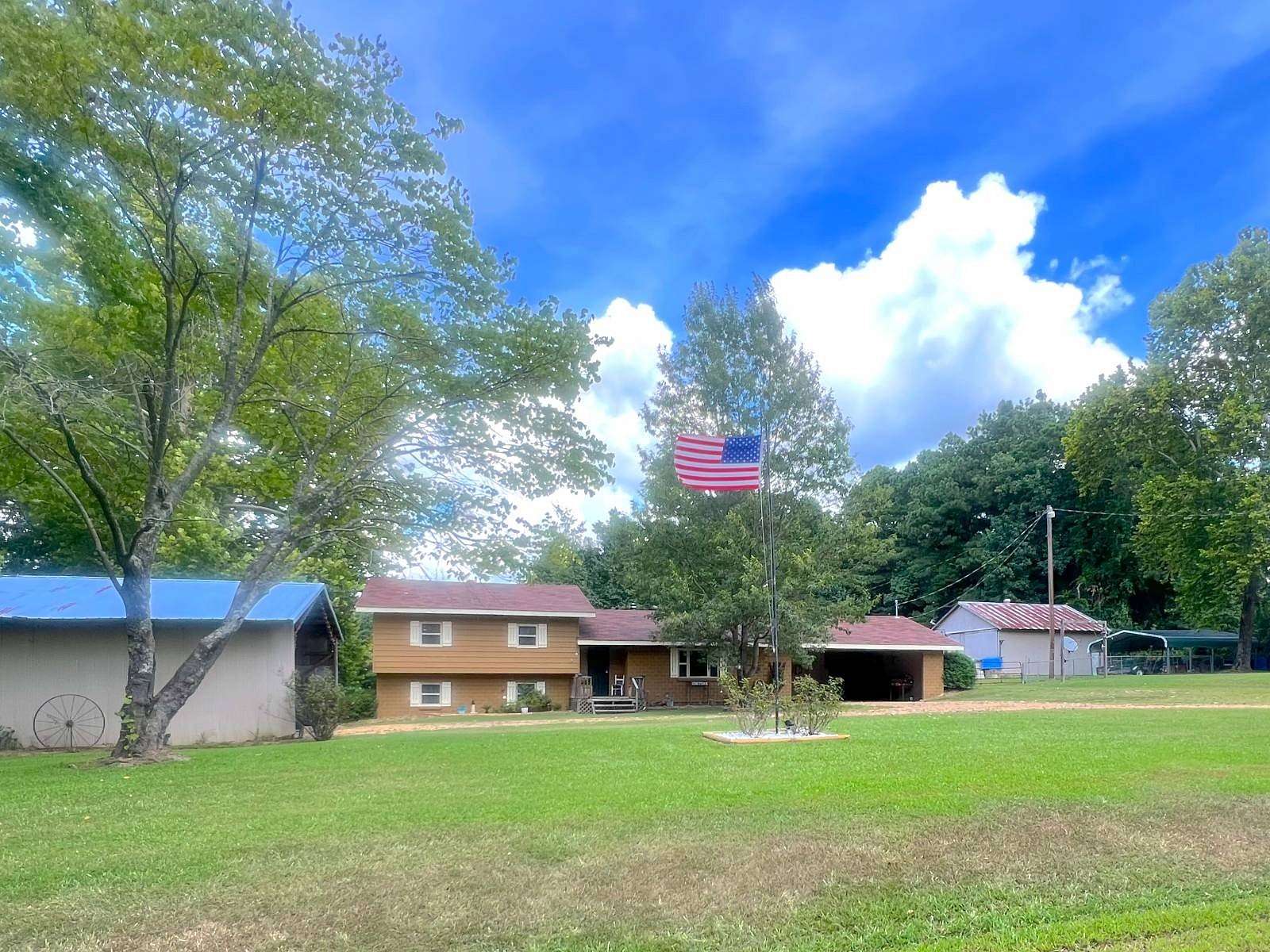 25 Acres of Land with Home for Sale in Waldo, Arkansas