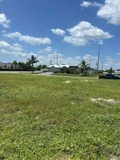 Residential Land for Sale in Cape Coral, Florida