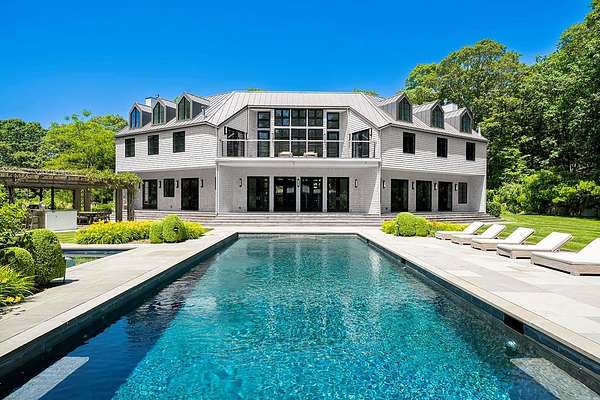 2.44 Acres of Residential Land with Home for Sale in Amagansett, New York