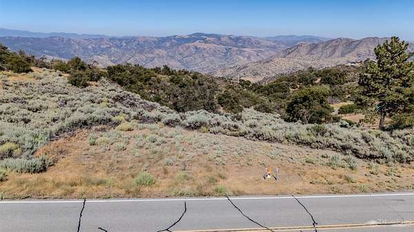 1.55 Acres of Residential Land for Sale in Tehachapi, California