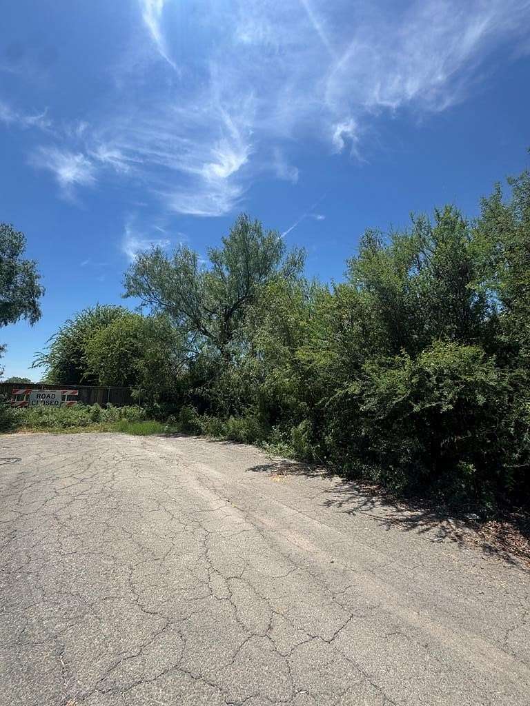 0.37 Acres of Residential Land for Sale in Uvalde, Texas