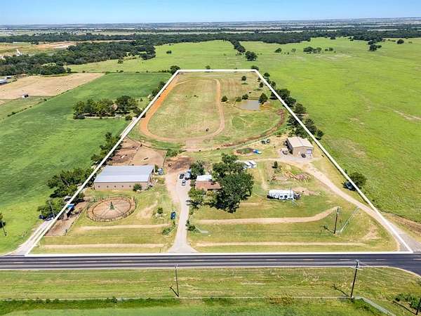 15 Acres of Land for Sale in Pilot Point, Texas